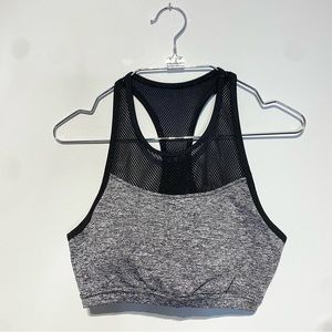 🛍️ 4 for 20$ - Halter Neck Mesh Sports Bra / Grey / M